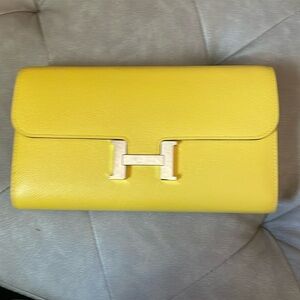 Yellow constance to go